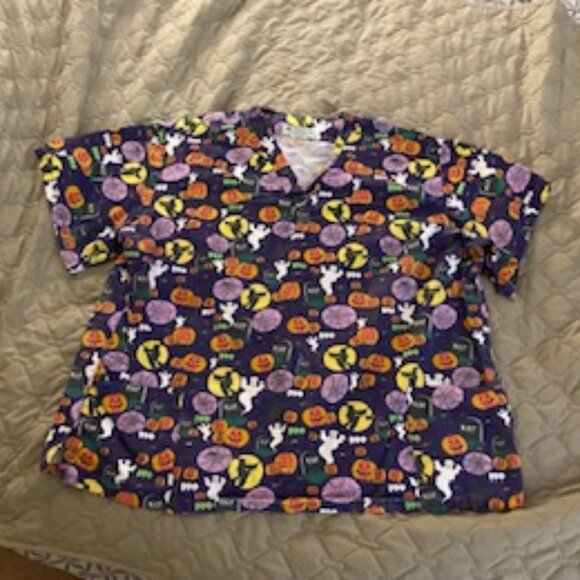 Scrub top, plus size Halloween themed short sleeve - Picture 1 of 3